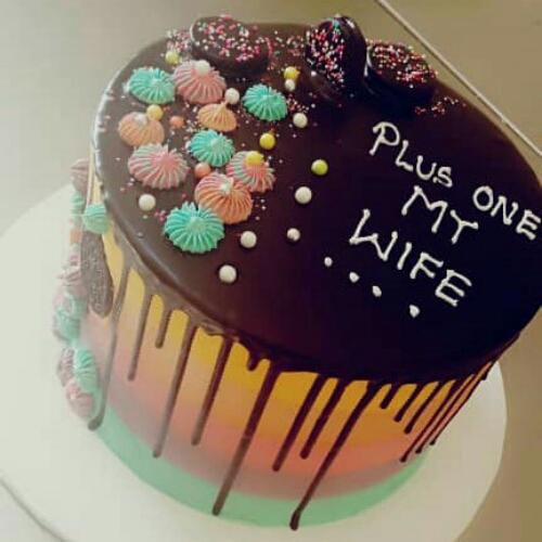 Loraz Mixed Flavoured Chocolate Drip Cake - 4 Kg