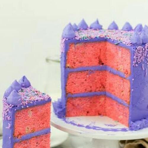Loraz Strawberry Cake - 4Kg