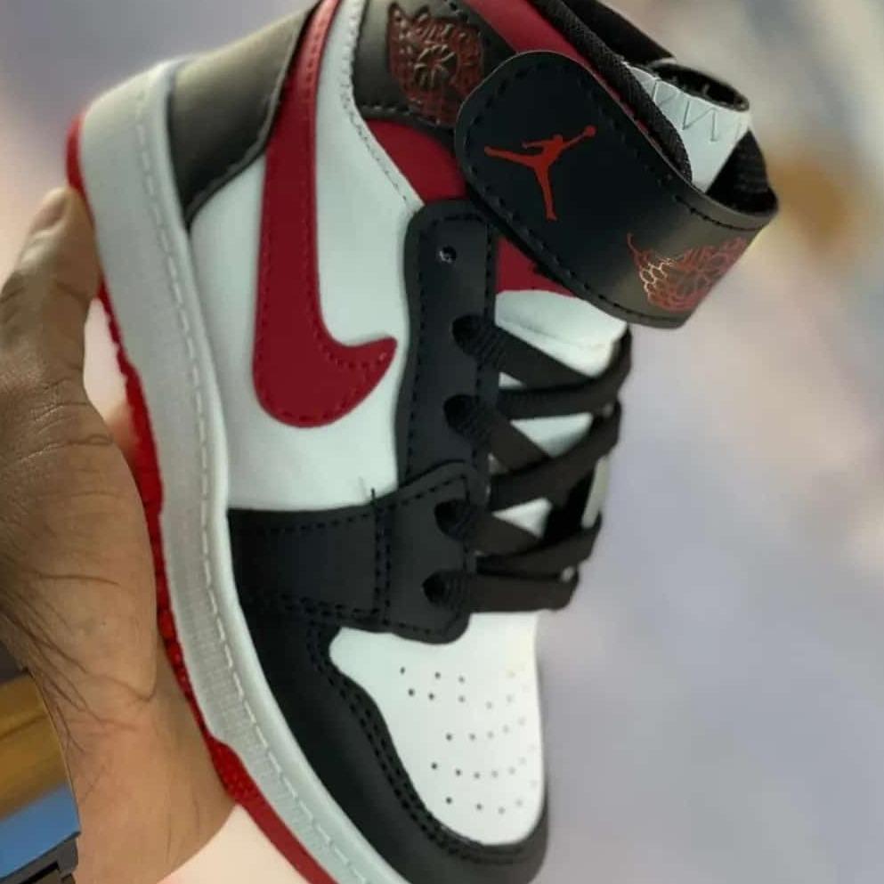 Nike Sneakers 