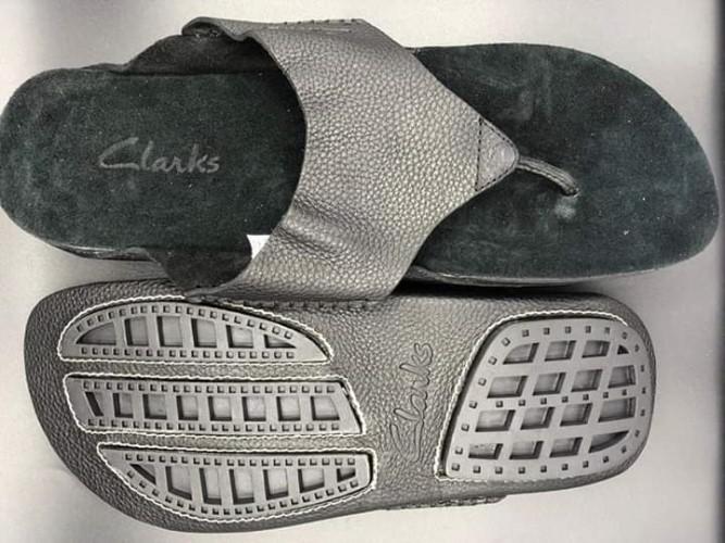 Clarks Sandle - Size: 41-46